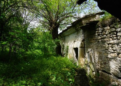 старата църква долна кремена